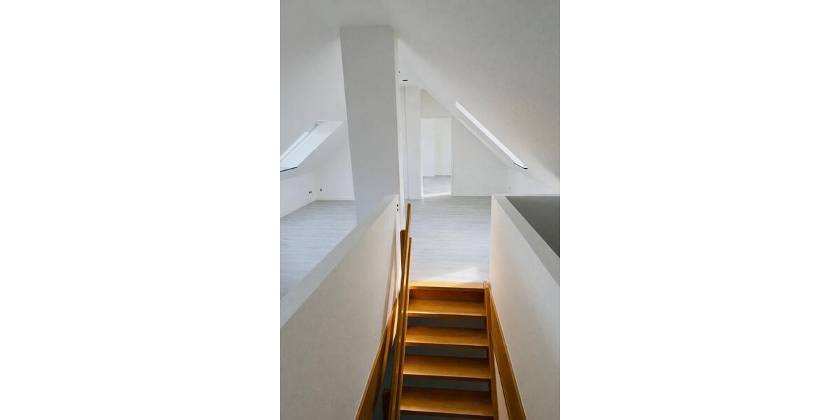 Dachgeschoßwohnung Würselen - 3 Zimmer, 105 m&sup2;, 1.228&euro; | Angebot:25968682