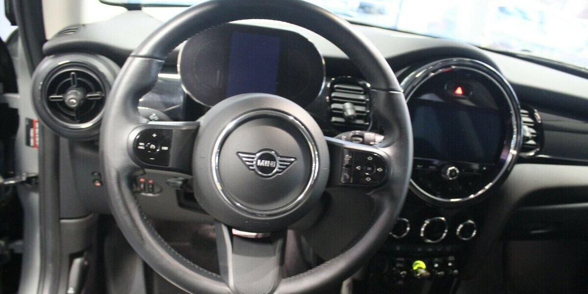 Mini Cooper SE Essential Trim 6.970 km 16.980 &euro; Euskirchen 53881