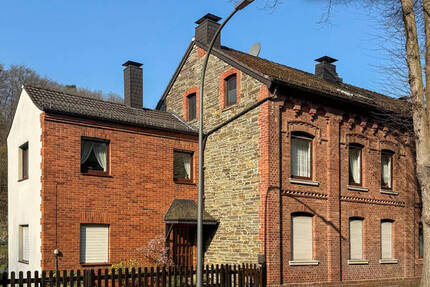 Haus Stolberg (Rheinland) / Schevenhütte Schevenhütte - 8 Zimmer, 184 m&sup2;, 275.000&euro; | Angebot:25929885