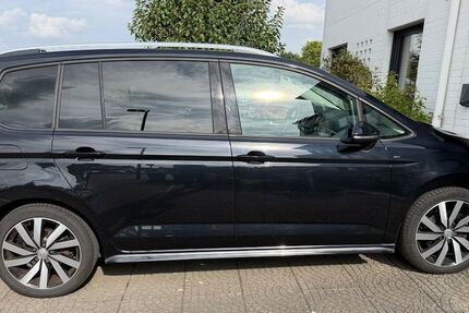 VW Touran 102.000 km 18.500 &euro; Aachen 52072