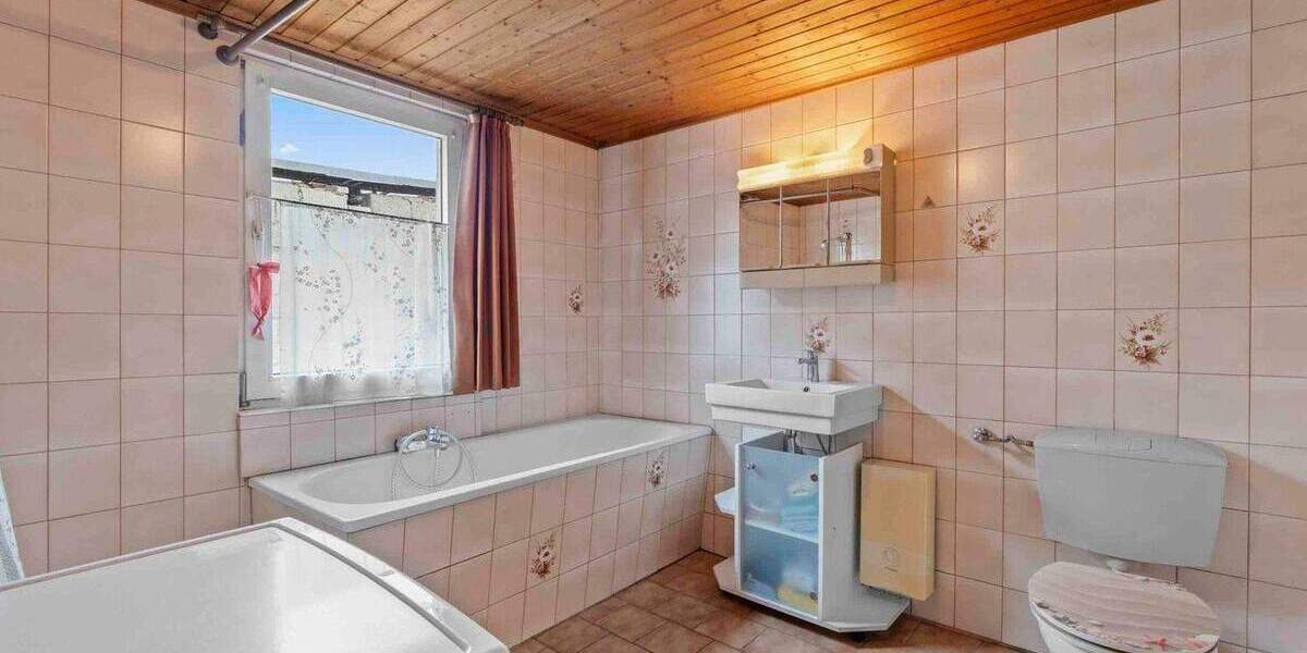Doppelhaushälfte Bedburg Kirchherten - 3 Zimmer, 93 m&sup2;, 165.000&euro; | Angebot:25911389