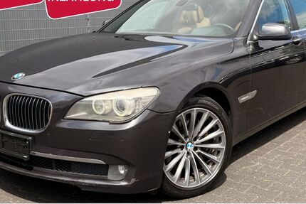 BMW 730 244.000 km 9.990 &euro; Übach-Palenberg ( nähe Aachen ) 52531