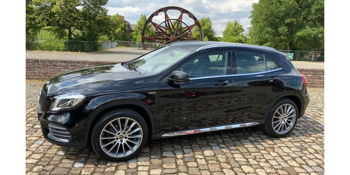 Mercedes-Benz GLA 180 52.500 km 22.500 &euro; Stolberg 52223