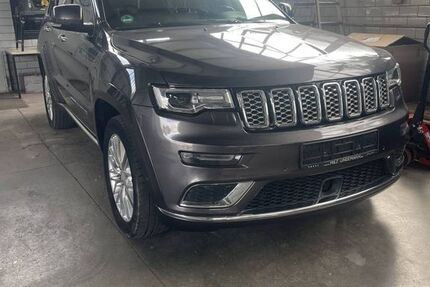 Jeep Grand Cherokee 139.502 km 26.890 &euro; Jülich 52428