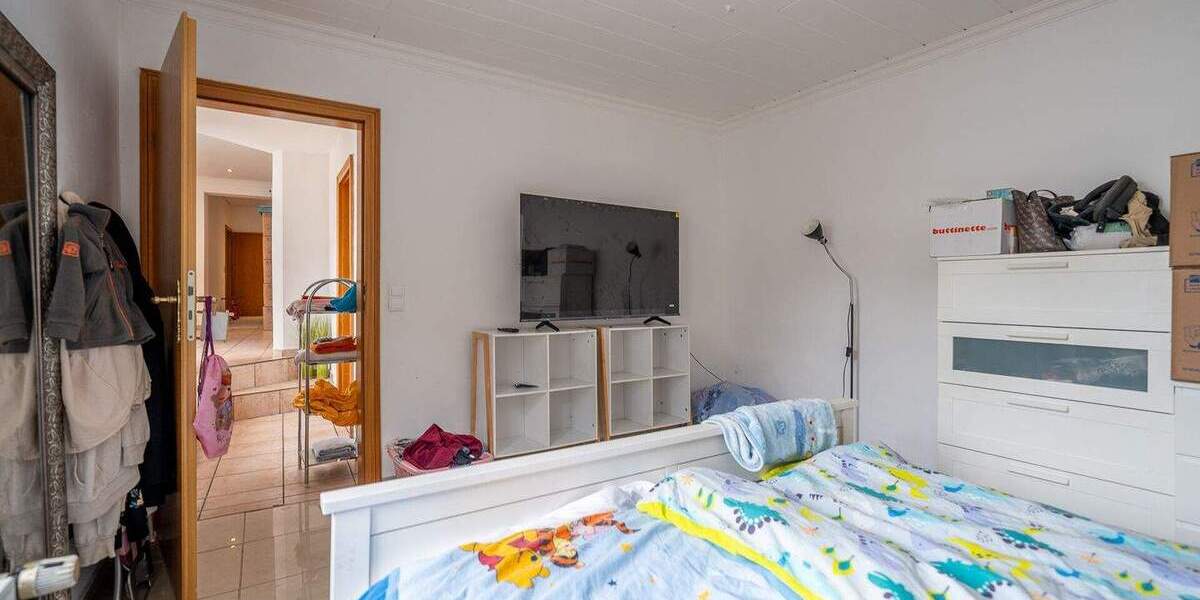 Mehrfamilienhaus, Wohnhaus Alsdorf - 9 Zimmer, 217 m&sup2;, 259.000&euro; | Angebot:25683987