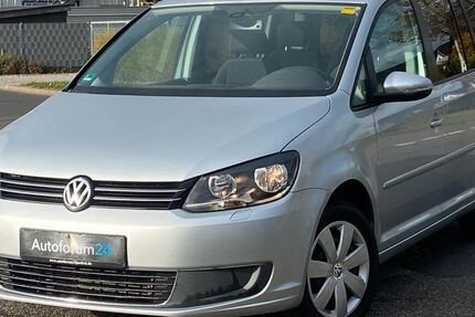VW Touran 93.000 km 8.899 &euro; Jülich 52428