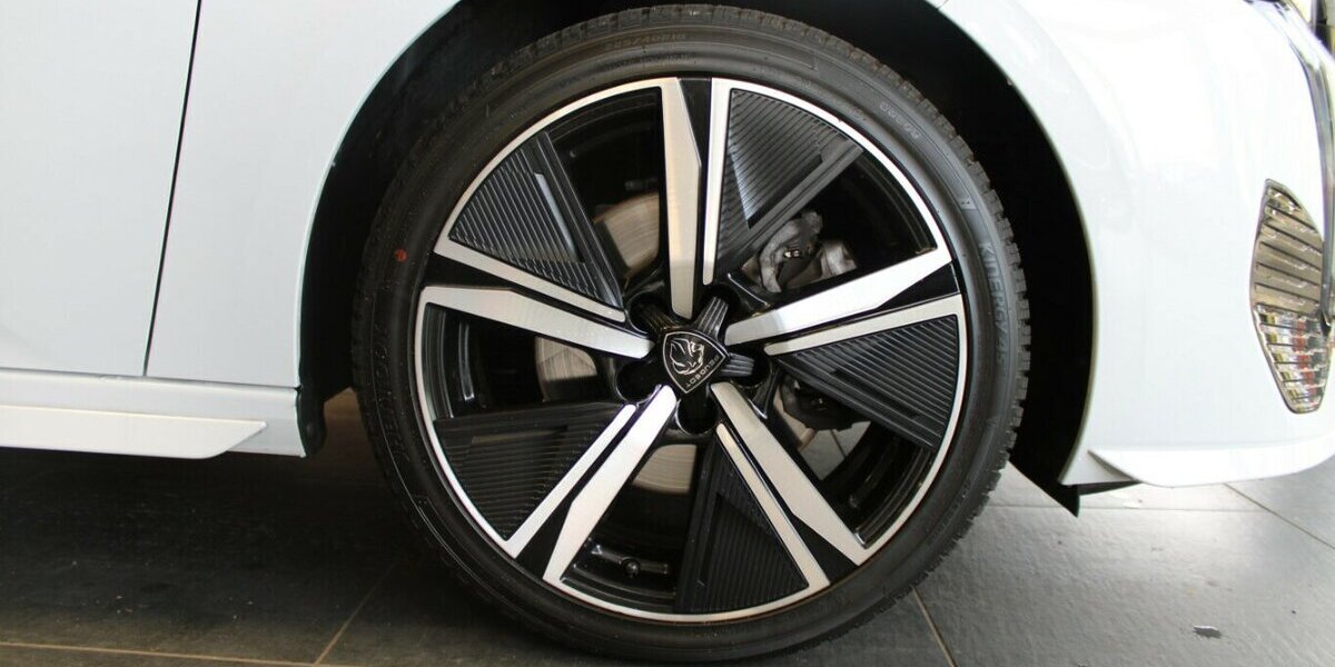 Peugeot 308 SW BlueHDi 130 EAT8 GT 25.665 km 23.980 &euro; Euskirchen 53881