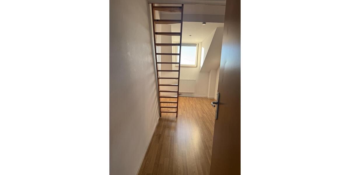 Dachgeschoßwohnung Aachen Aachen-Mitte - 2 Zimmer, 65 m&sup2;, 680&euro; | Angebot:25416433