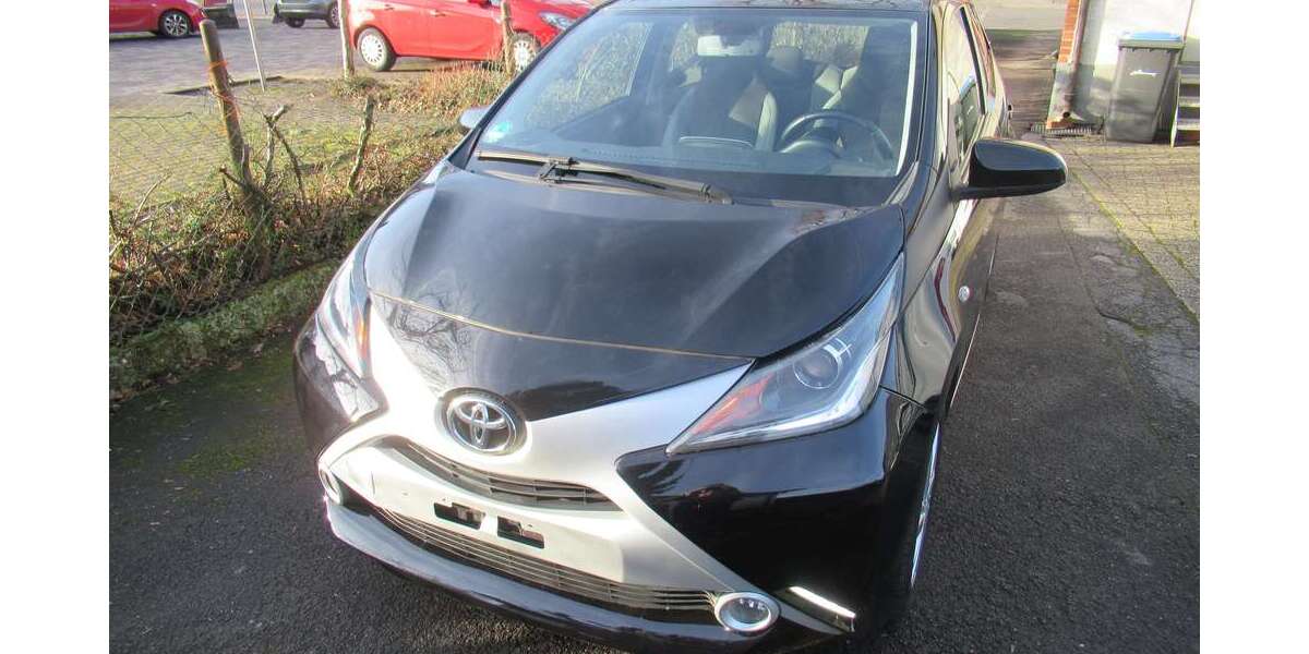 Toyota Aygo 84.300 km 7.100 &euro; Roetgen 52159