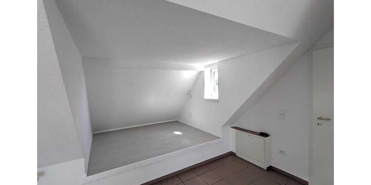Dachgeschoßwohnung Kerpen Balkhausen - 1 Zimmer, 37 m&sup2;, 614&euro; | Angebot:26546074