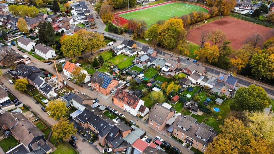 Doppelhaushälfte Alsdorf - 7 Zimmer, 170 m&sup2;, 350.000&euro; | Angebot:24422951