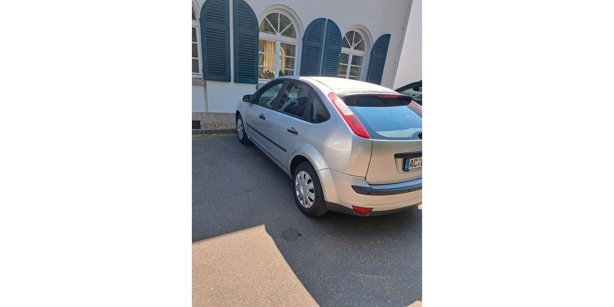Ford Focus 127.152 km 2.800 &euro; Aachen 52074