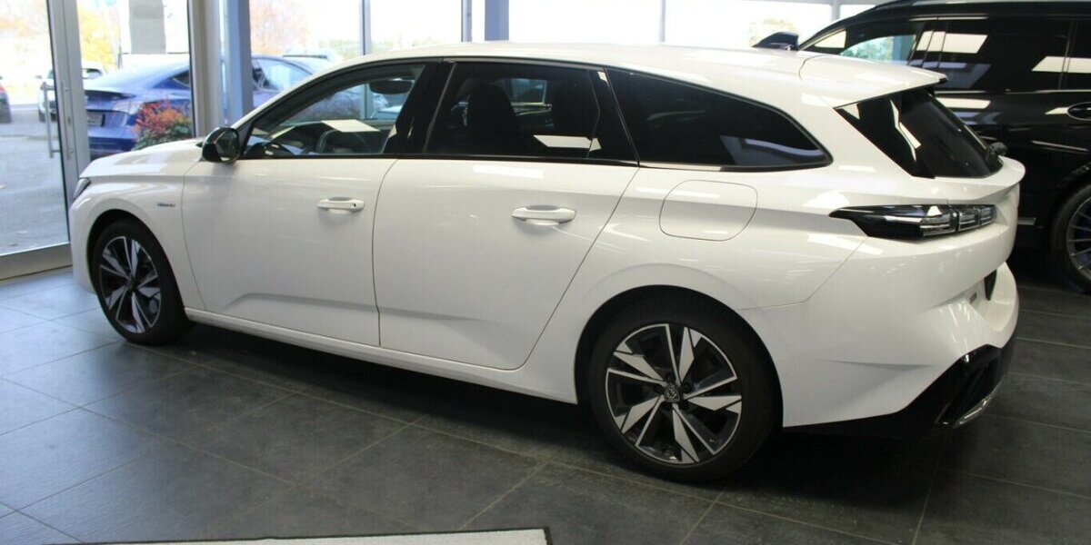 Peugeot 308 SW Hybrid 180 e-EAT8 Allure 87.708 km 18.980 &euro; Euskirchen 53881