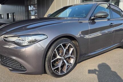Alfa Romeo Giulia 77.768 km 29.880 &euro; Düren 52351