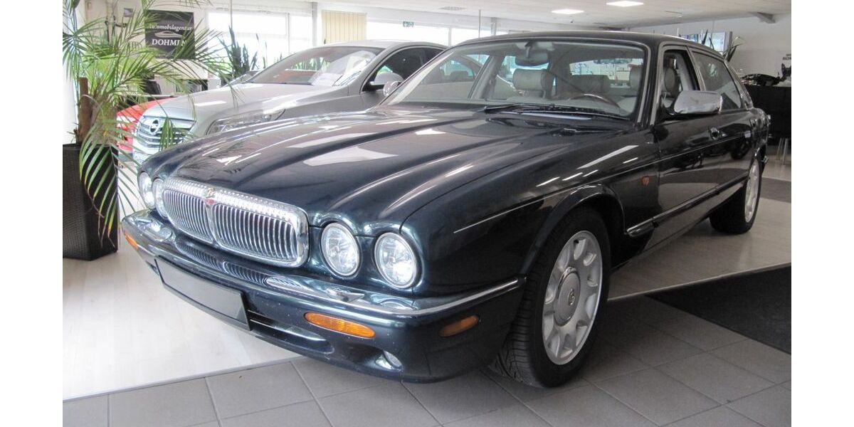 Jaguar Daimler 93.200 km 32.999 &euro; Düren 52353