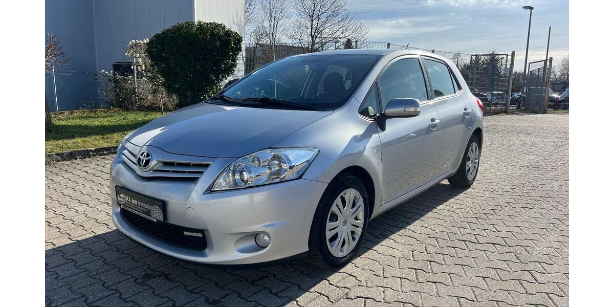 Toyota Auris 214.000 km 3.490 &euro; Eschweiler 52249