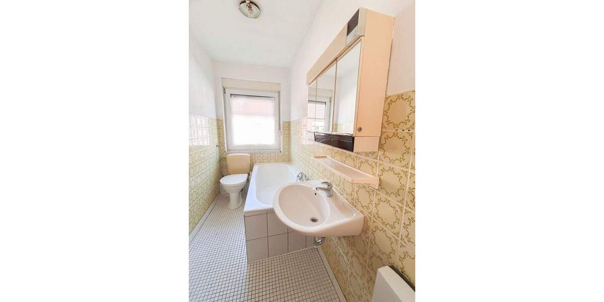 Mehrfamilienhaus, Wohnhaus Übach-Palenberg / Marienberg Marienberg - 4 Zimmer, 103 m&sup2;, 185.000&euro; | Angebot:25776336