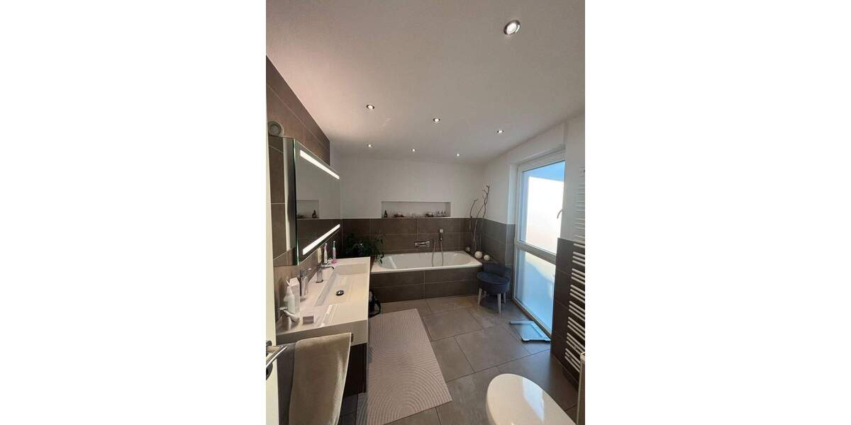 Mehrfamilienhaus, Wohnhaus Alsdorf Hoengen - 8 Zimmer, 270 m&sup2;, 595.000&euro; | Angebot:25772711