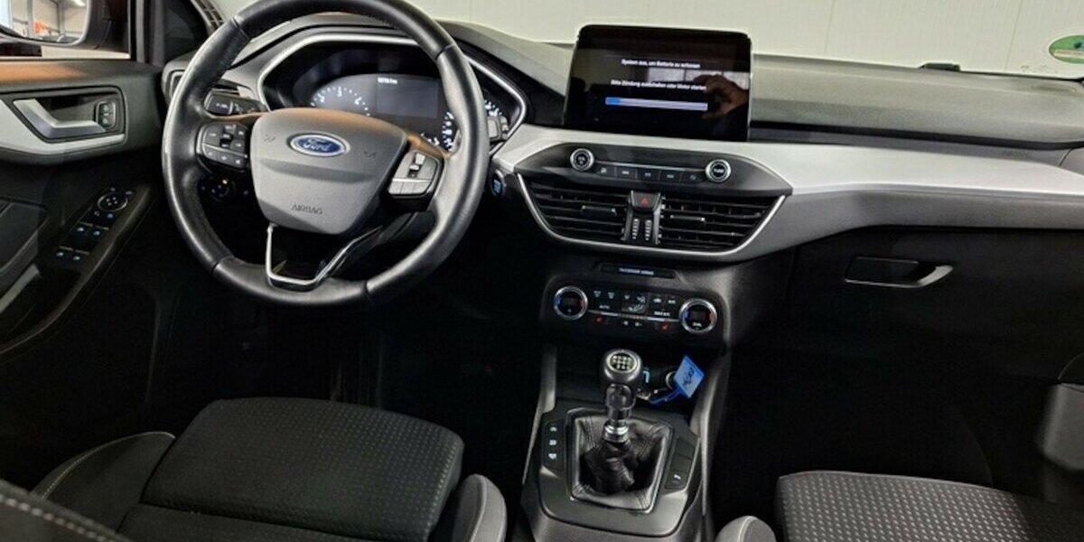 Ford Focus Navi Temp.Sitzh.Spurh.CarPlay EU6 GARANTIE 93.000 km 12.500 &euro; Erftstadt 50374