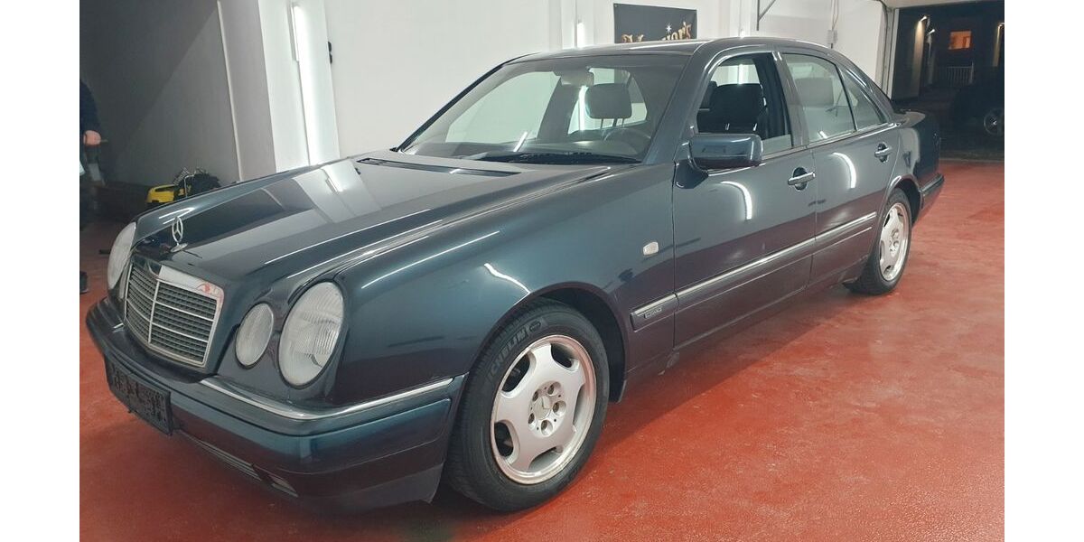 Mercedes-Benz E 240 156.000 km 2.450 &euro; Eschweiler 52249