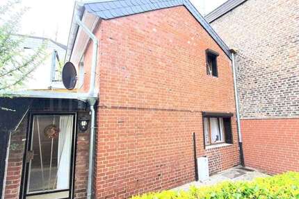 Haus Eschweiler - 4 Zimmer, 106 m&sup2;, 180.000&euro; | Angebot:25392650