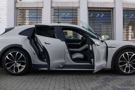 Porsche Taycan 33.000 km 73.500 &euro; Hürth (bei Köln) 50354