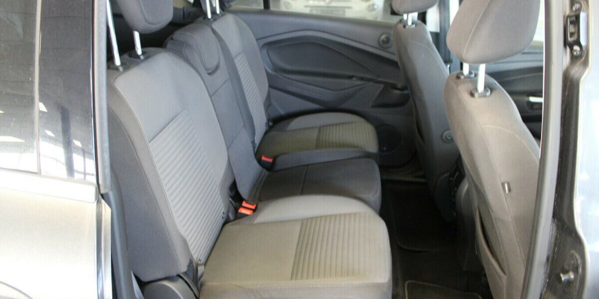 Ford Grand C-Max 1.0 EcoBoost Titanium - 7-Sitzer - 61.290 km 11.980 &euro; Euskirchen 53881