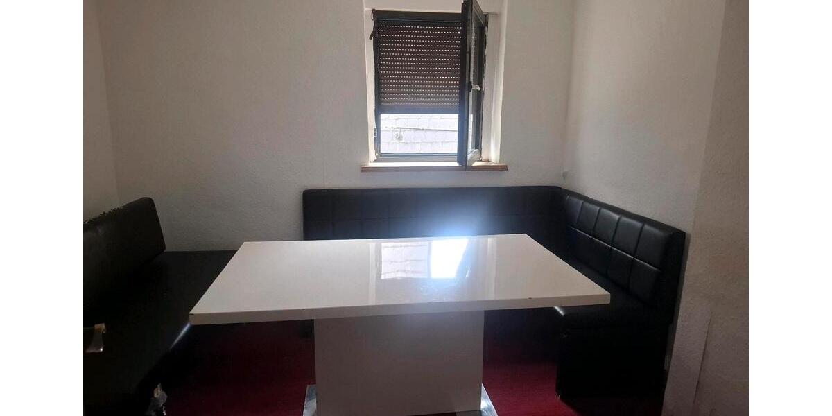 Etagenwohnung Frechen - 7 Zimmer, 150 m&sup2;, 2.200&euro; | Angebot:26498588