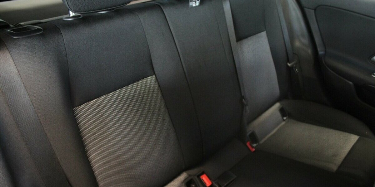 Mercedes-Benz CLA 180 Shooting Brake 7G-DCT Navi - BT. - Shz. 66.681 km 21.980 &euro; Euskirchen 53881