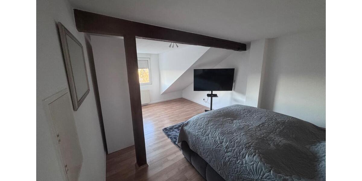 Dachgeschoßwohnung Herzogenrath - 3 Zimmer, 100 m&sup2;, 1.250&euro; | Angebot:26579692