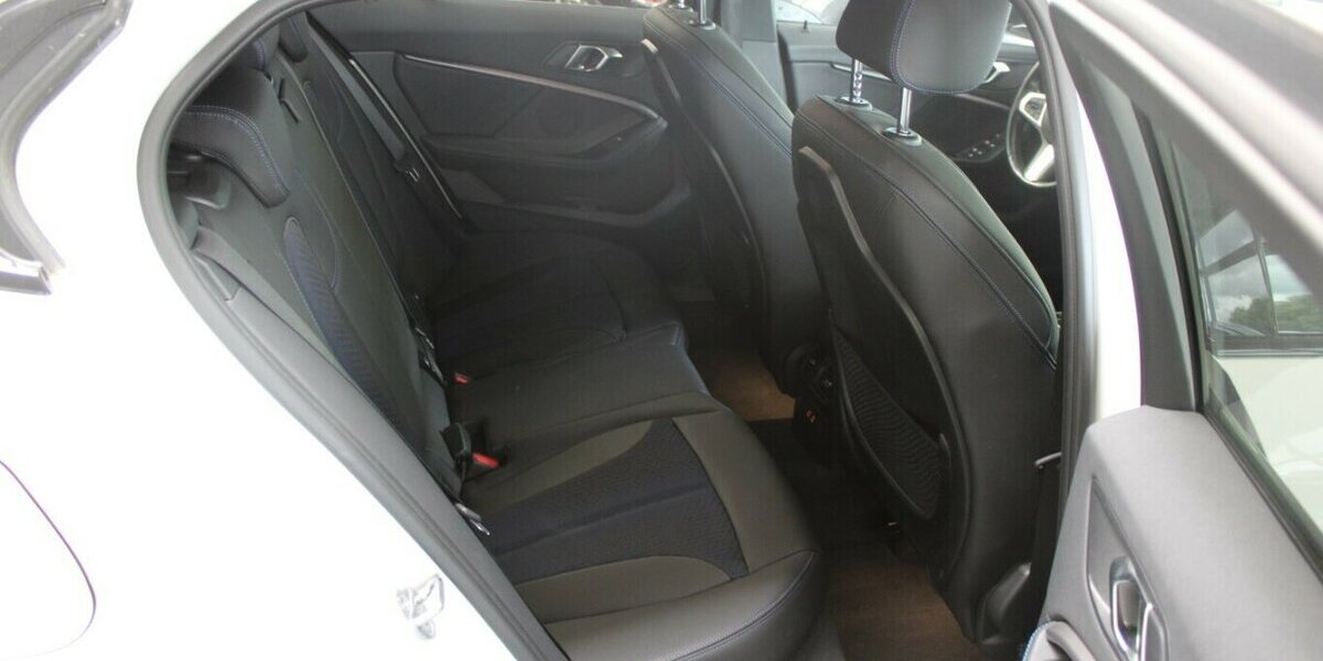 BMW 118i - M Sport - Navi - LED - PDC - SHZ - 53.085 km 21.980 &euro; Euskirchen 53881