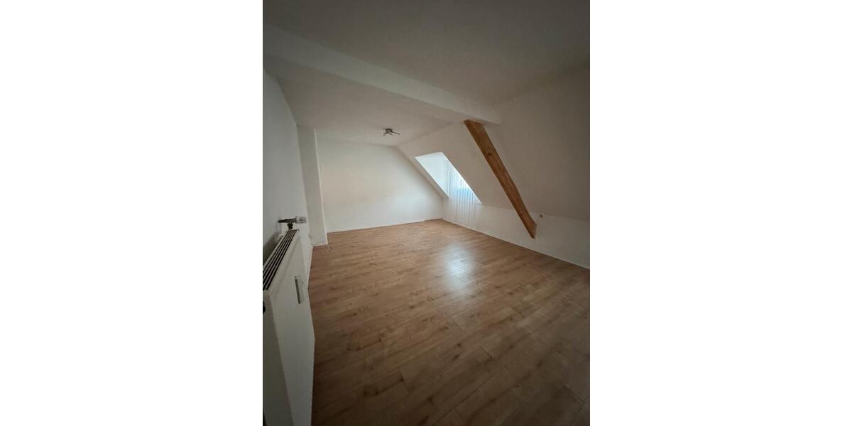 Dachgeschoßwohnung Würselen - 3 Zimmer, 65 m&sup2;, 680&euro; | Angebot:25903447