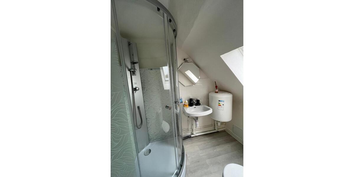 Dachgeschoßwohnung Düren Distelrath - 1 Zimmer, 30 m&sup2;, 481&euro; | Angebot:26247460