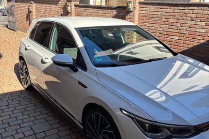 VW Golf 51.381 km 28.500 &euro; Aachen 52080