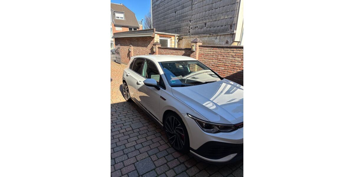 VW Golf 51.381 km 28.500 &euro; Aachen 52080