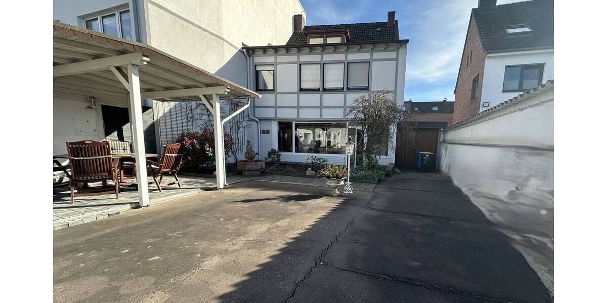 Einfamilienhaus Düren Gürzenich - 7 Zimmer, 178 m&sup2;, 355.000&euro; | Angebot:26190016