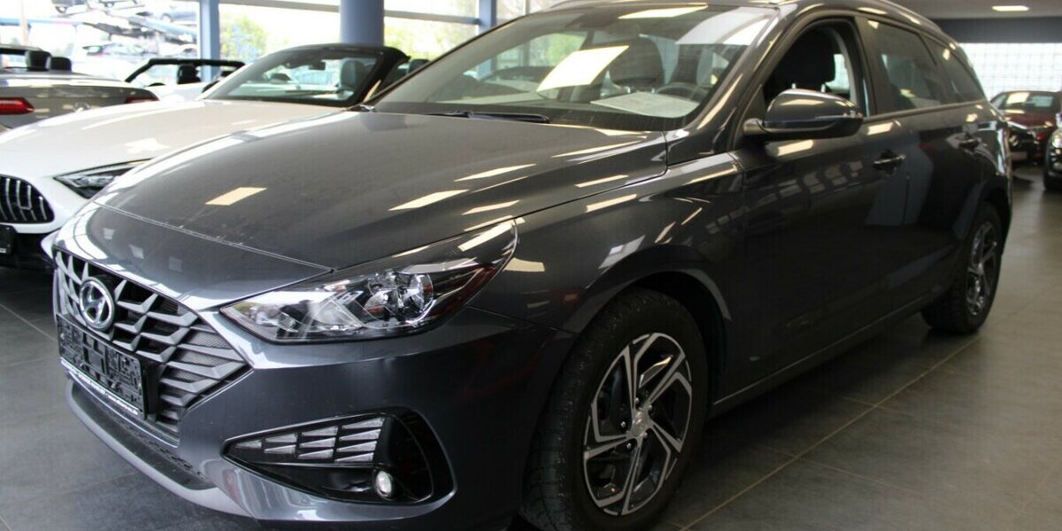 Hyundai i30 Kombi 1.0 T-GDI DCT Select 42.180 km 16.980 &euro; Euskirchen 53881