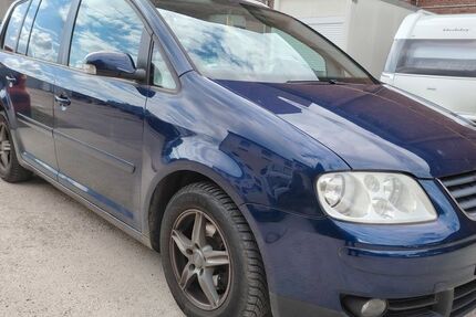VW Touran 237.500 km 1.700 &euro; Düren 52349
