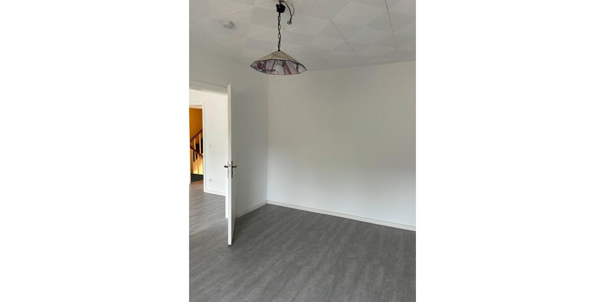 Etagenwohnung Aachen Eilendorf - 2 Zimmer, 63 m&sup2;, 600&euro; | Angebot:25384560