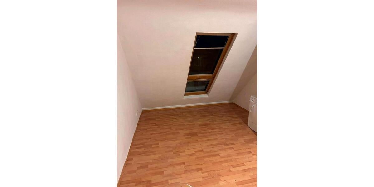 Dachgeschoßwohnung Herzogenrath - 2 Zimmer, 63 m&sup2;, 850&euro; | Angebot:25406244