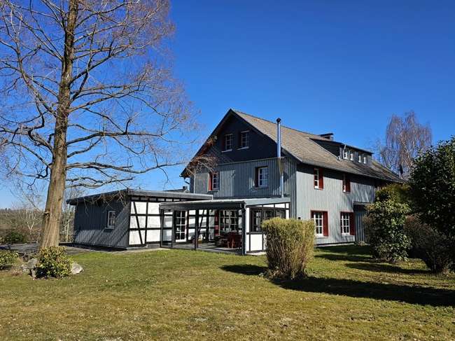 Einfamilienhaus Simmerath - 10 Zimmer, 425 m&sup2;, 750.000&euro; | Angebot:21720838