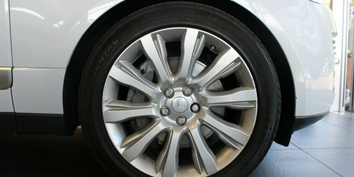 Land Rover Range Rover 4.4 SDV8 Vogue 182.940 km 25.980 &euro; Euskirchen 53881