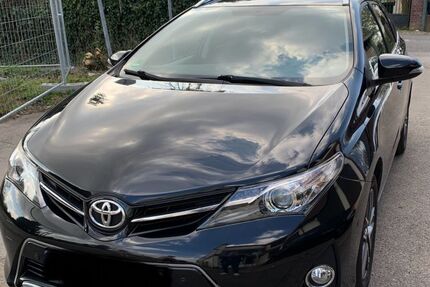 Toyota Auris Touring Sports 70.000 km 12.000 &euro; Eschweiler 52249