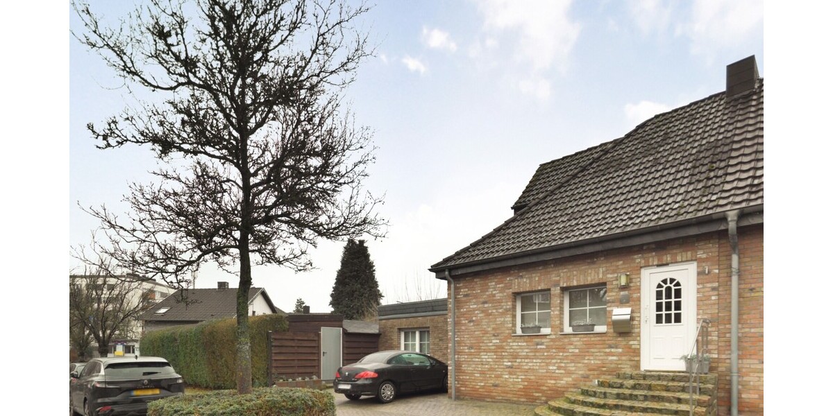 Kohlscheid – Einzugsfertiges, modernes und vollmöbliertes Einfamilienhaus mit Pool und Saunahaus - Reihenendhaus Herzogenrath | Angebot:25944756