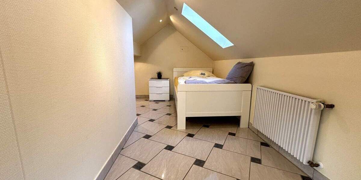 Einfamilienhaus Düren Birkesdorf - 7 Zimmer, 203 m&sup2;, 680.000&euro; | Angebot:25692151