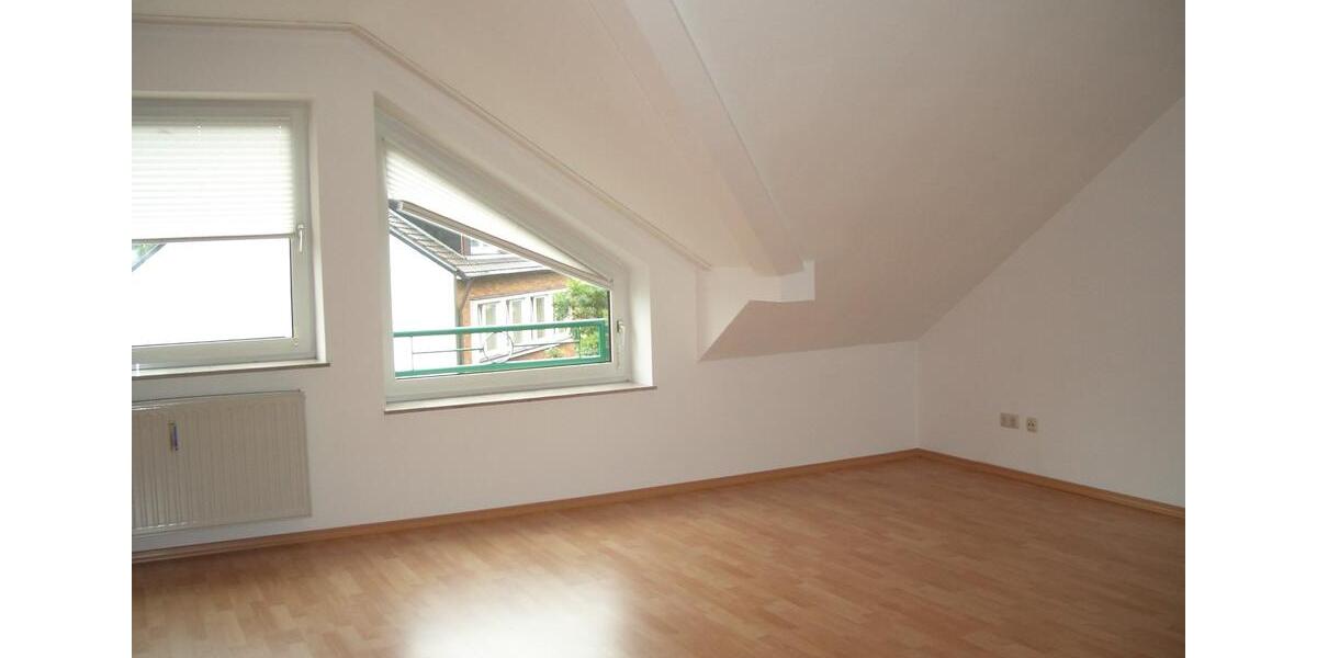 Dachgeschoßwohnung Baesweiler - 2 Zimmer, 64 m&sup2;, 690&euro; | Angebot:25238996