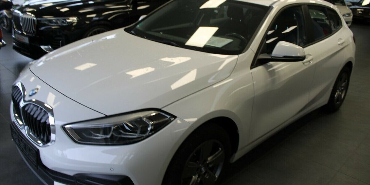 BMW 118i Aut. Advantage - Navi - LED - 49.998 km 21.980 &euro; Euskirchen 53881