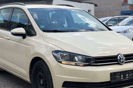 VW Touran 271.598 km 6.900 &euro; Euskirchen 53879