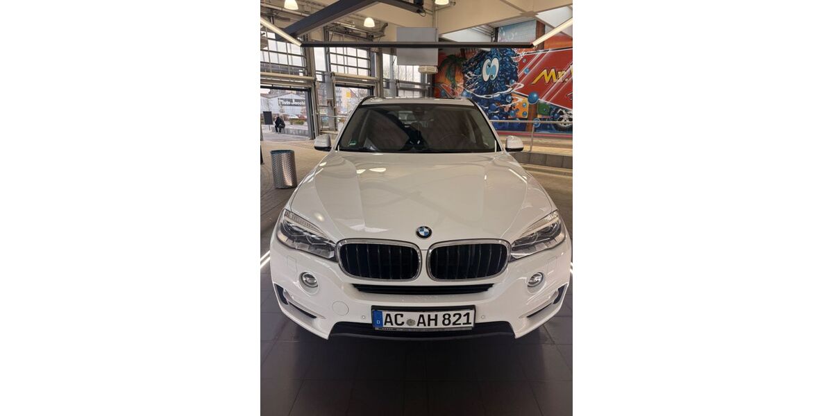 BMW X5 235.000 km 22.300 &euro; Aachen 52068