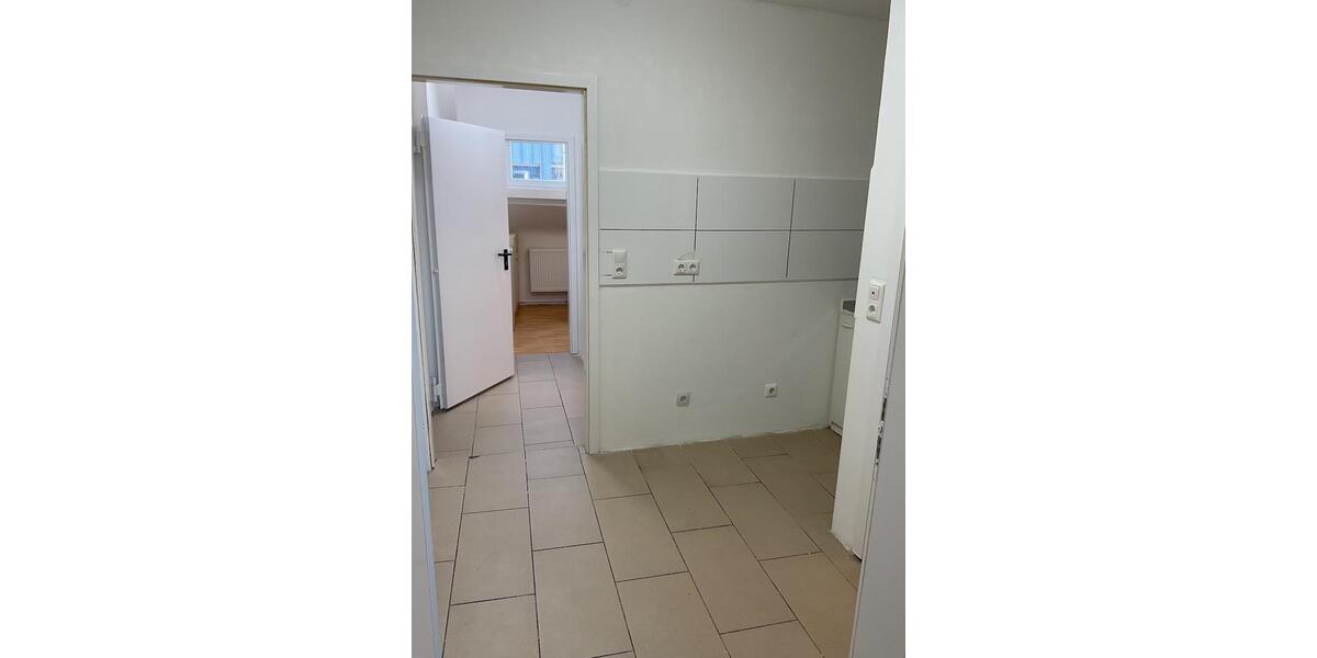 Dachgeschoßwohnung Aachen Aachen-Mitte - 3 Zimmer, 12 m&sup2;, 500&euro; | Angebot:26449037